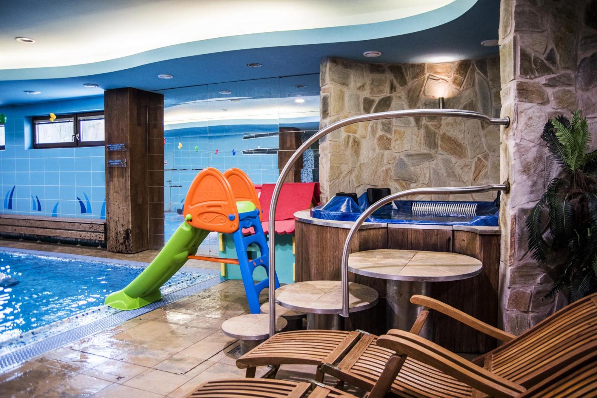 Šumperk Hotel Elegance מראה חיצוני תמונה